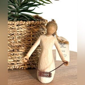 RARE Willow Tree Sign Holding Figurine Demdaco 2008 2009 Susan Lordi Christian